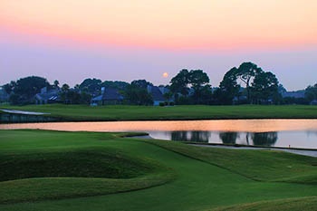 sunset-over-the-golf-course-644477_640.jpg